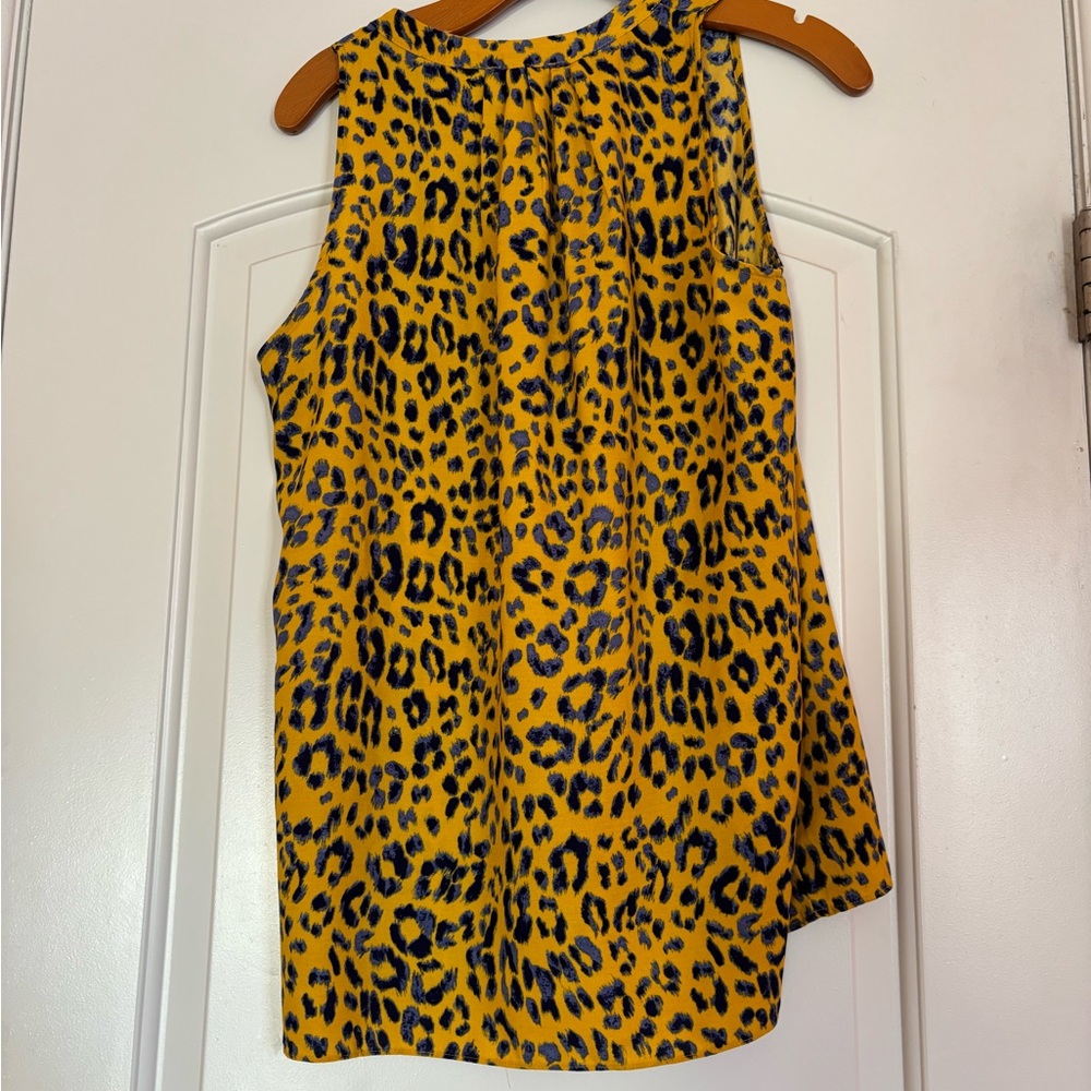 EMMA & OLIVIA Leopard Print Sleeveless Top - Yellow and Black. Medium - Picture 2 of 4